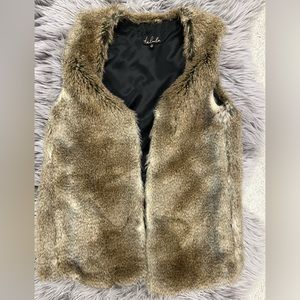 Talula Aritzia faux fur vest